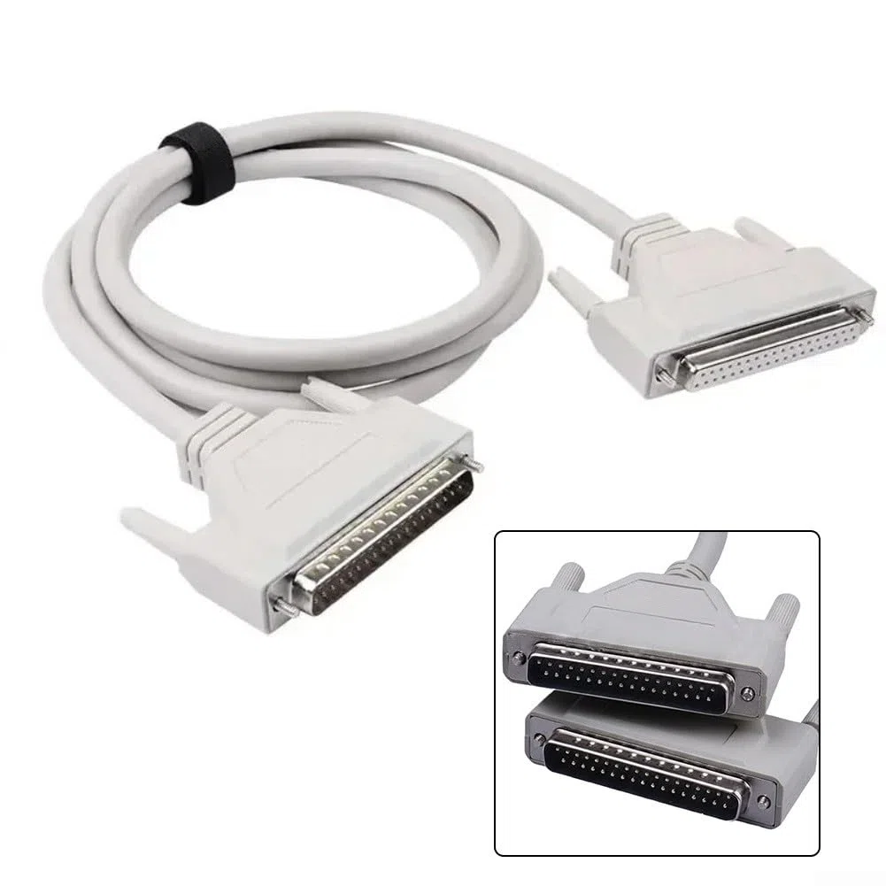 Câble DB37 37 broches mâle-mâle permettant une communication fiable entre les systèmes CNC et les ordinateurs hôtes (5 mètres)