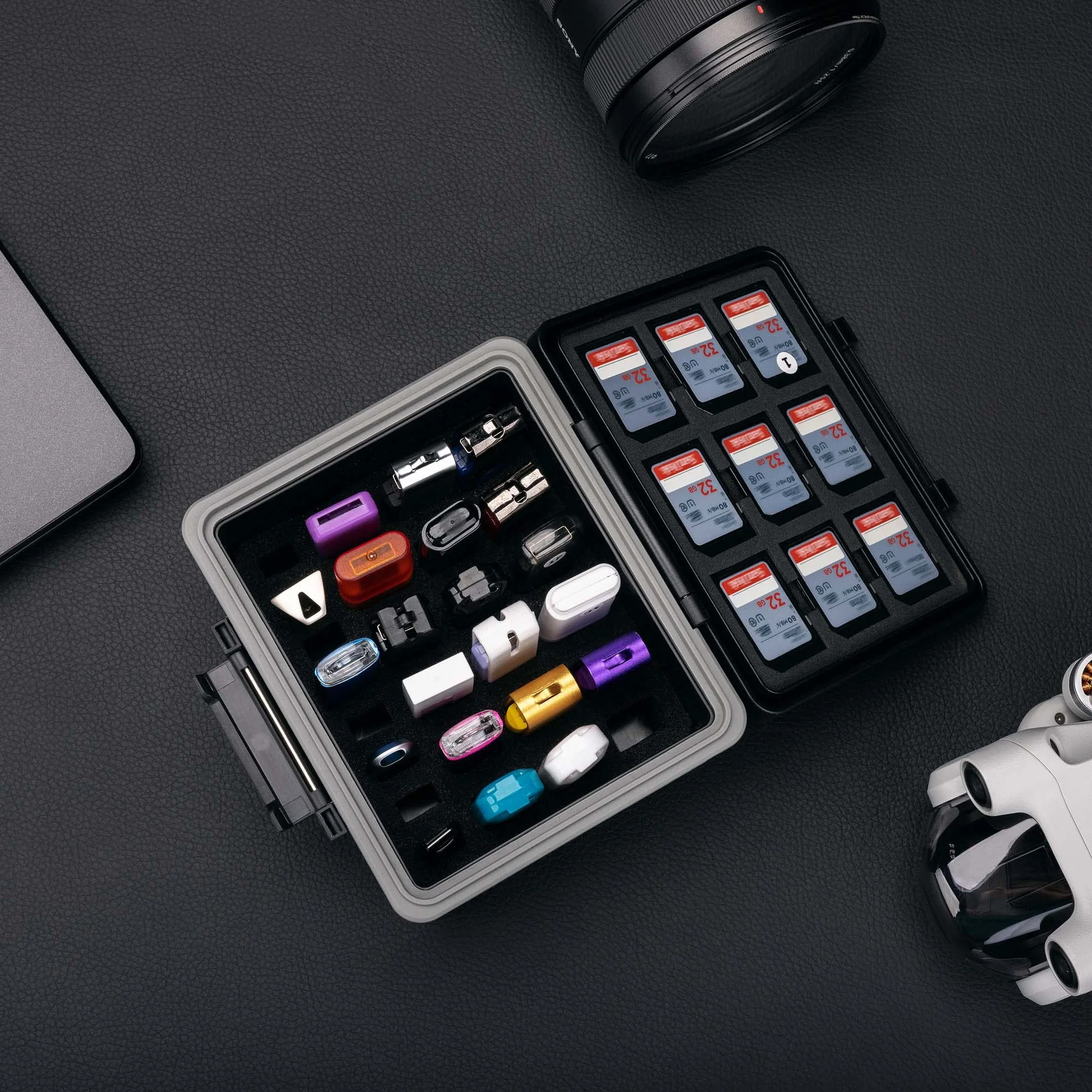 JJC Boîtier de rangement 2 en 1 pour clé USB et carte mémoire - Étui pour 25 clés USB + 9 cartes SD + 18 micro SD - Résistant à l'eau et aux chocs - Organisateur de voyage et quotidien