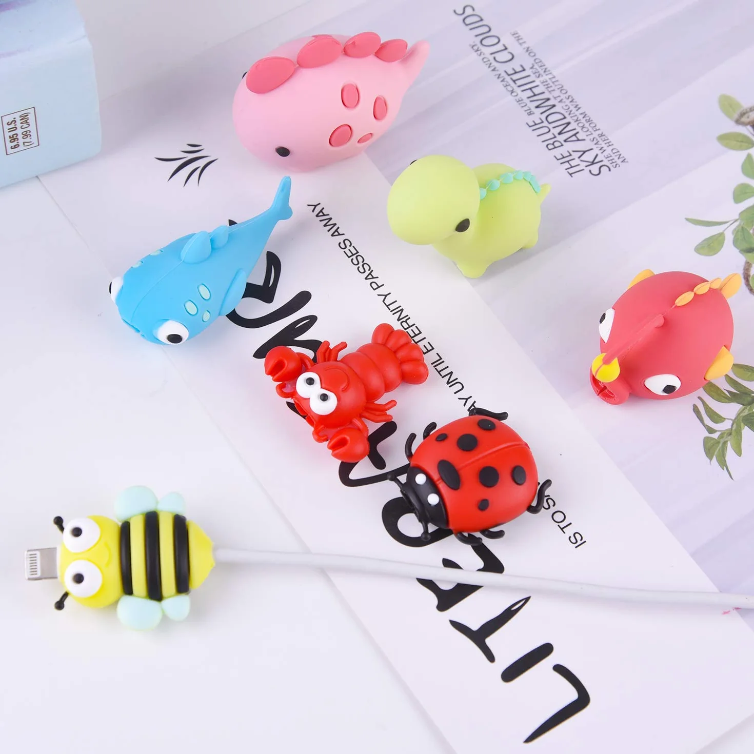TUPARKA 18 Pcs Protege Cable pour iPhone/iPad USB Foudre, câble en Plastique Animaux Morsures de Dinosaure Mignon de Poisson de Charge Saver Câble, Accessoire pour téléphone Chargeur USB Protect